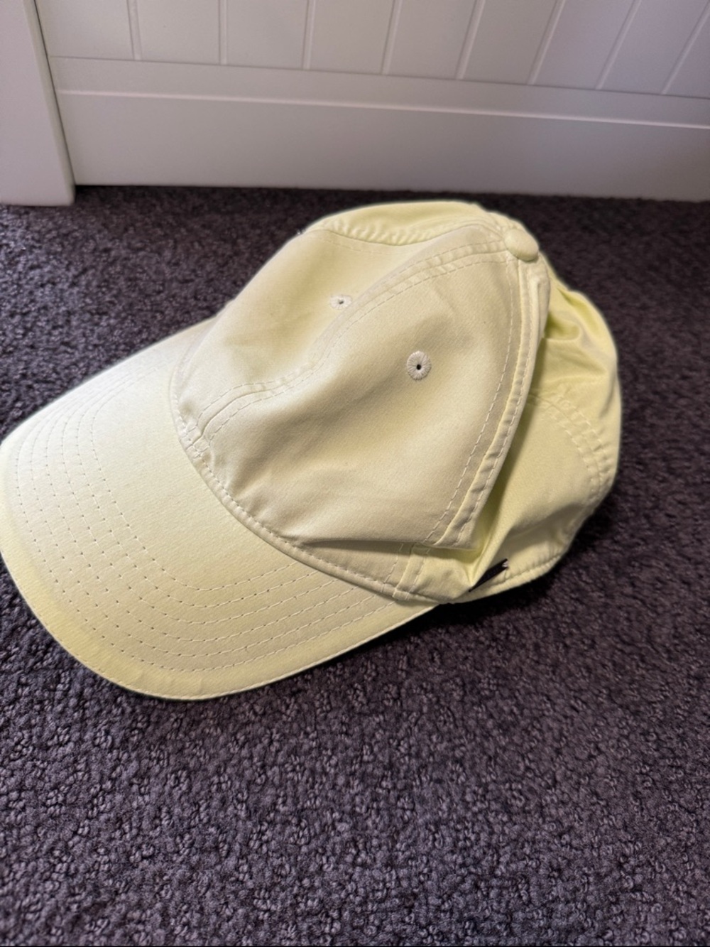 Lululemon ball cap Eeuc color citron